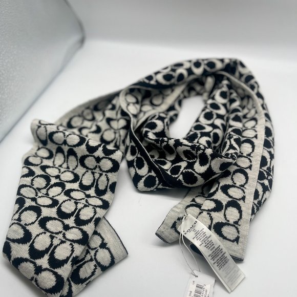 Coach Black and White Reversible Scarf with Tags (Imperfections) - Picture 8 of 9